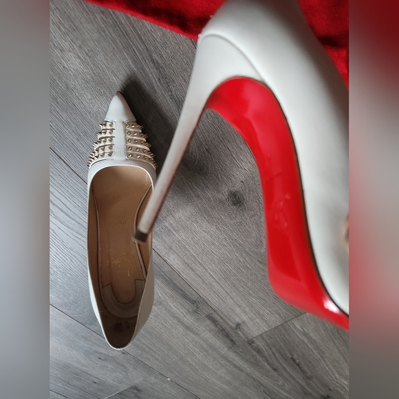 Authentic Louboutin Barretta Spike Mesh Pump with box and dust bag - Picture 11 of 15